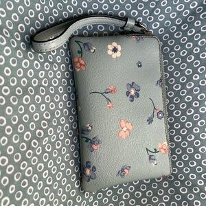 Blue flower Wrist wallet